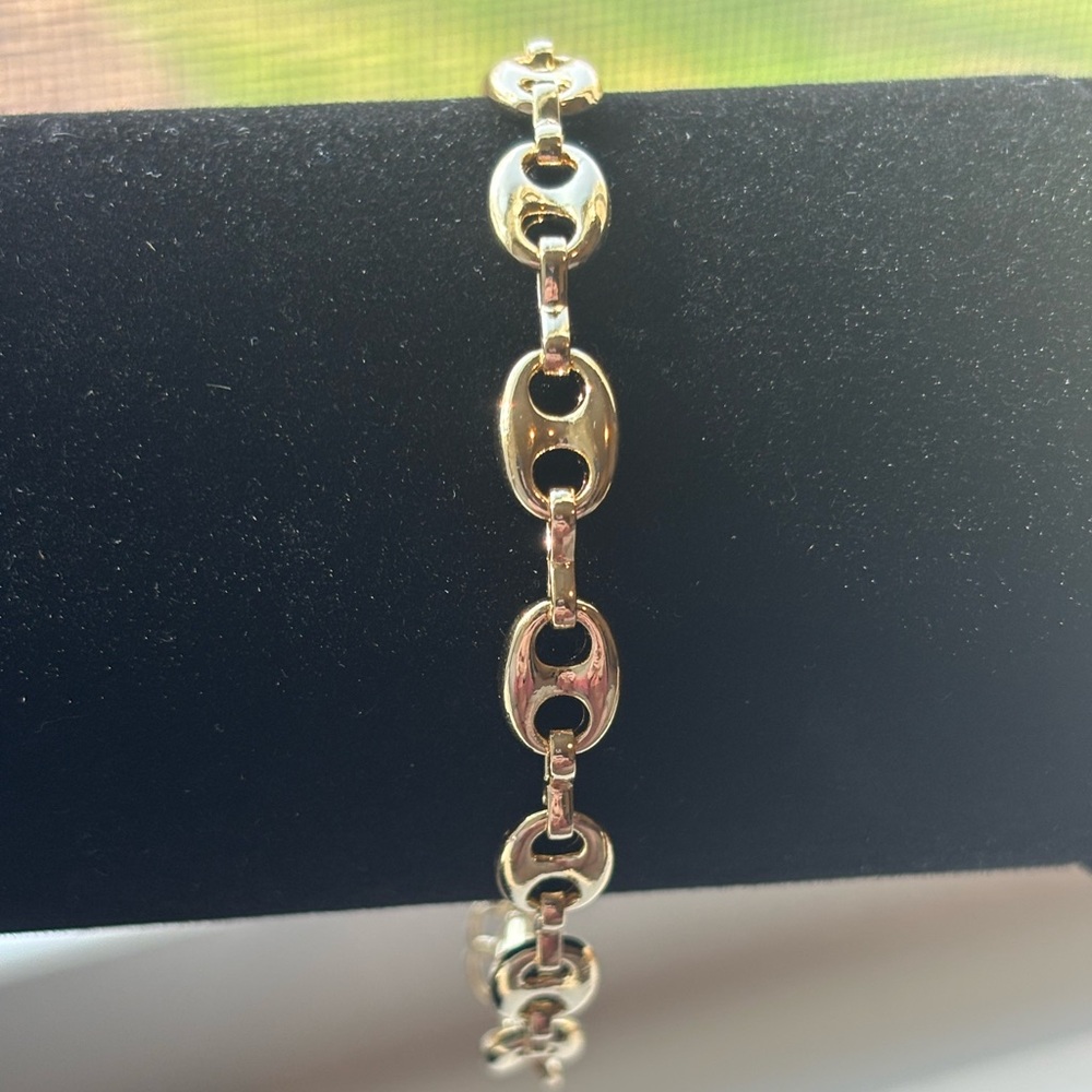 Gold Link Bracelet - Elegant Women’s Bracelet